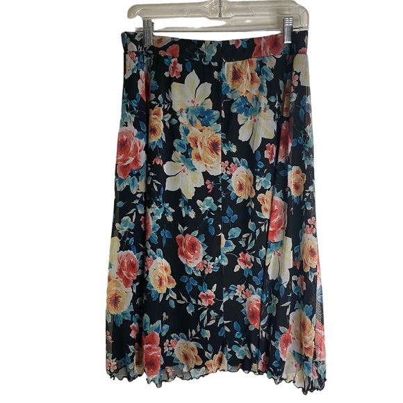 Elizabeth & Nicole Floral Skirt Size XL - Picture 5 of 7